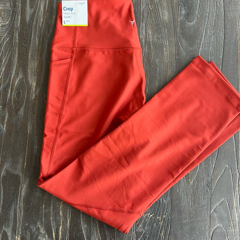NWT Old Navy Elevate Leggings
